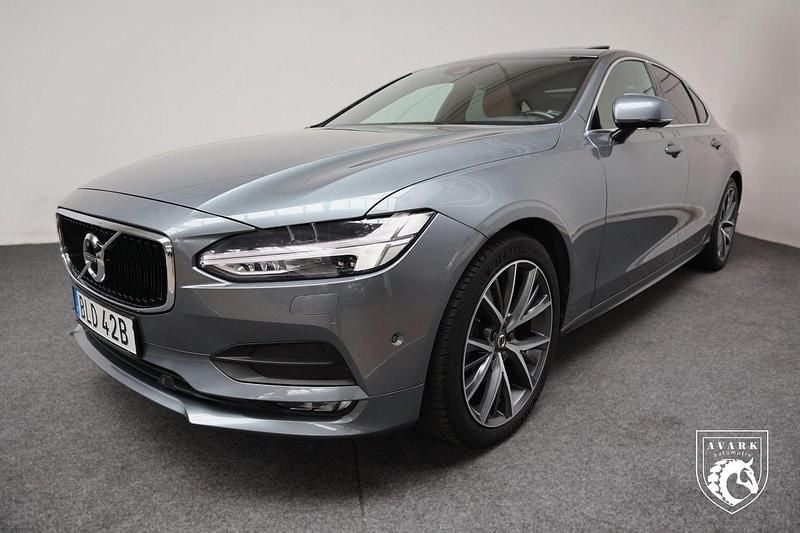Grå Begagnad 2020 Volvo S90 Momentum Sedan | 354 900 kr (Lite dyr) - Bild 1/4