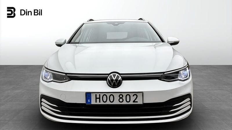 Begagnad VW Golf VIII 131 HK (96 kW) 2023 Vit Kombi