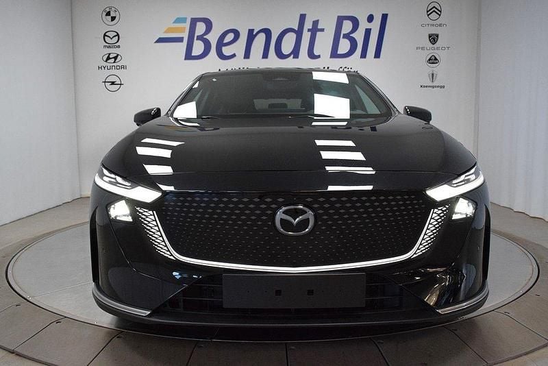 Begagnad Mazda 6e Takumi-Line 180 kW (245 HK) 2025 Jet black Sedan