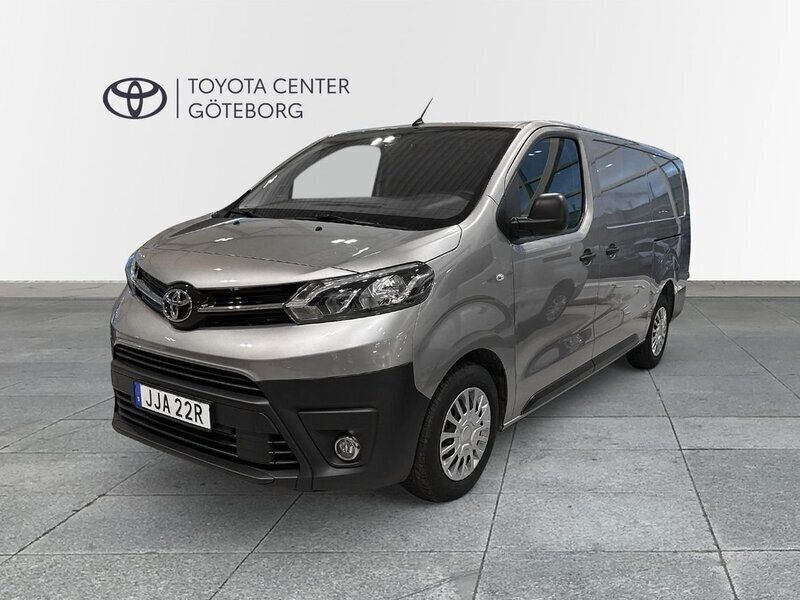 Silver Begagnad 2023 Toyota Proace Comfort Van | 359 900 kr (Marknadspris) - Bild 1/3