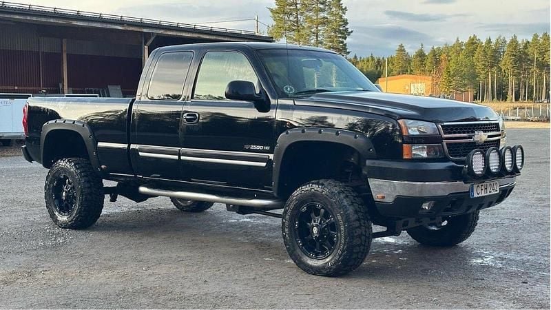 Svart Begagnad 2006 Chevrolet Silverado Sedan | 165 000 kr (Superpris) - Bild 1/4