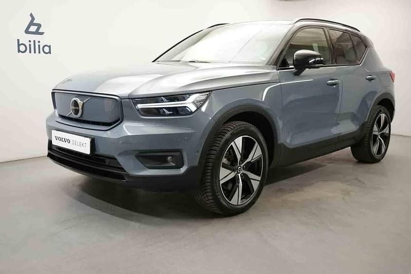 Grå Begagnad 2022 Volvo XC40 SUV | 309 900 kr - Bild 1/1