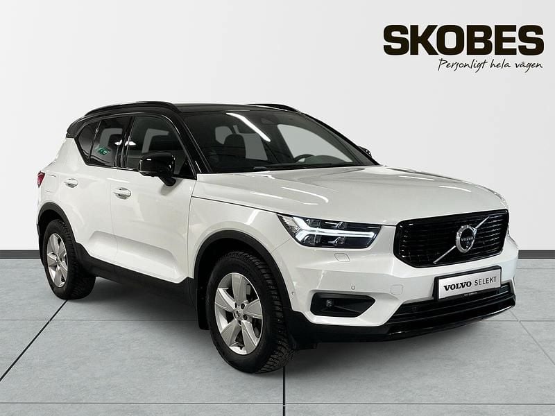 Begagnad Volvo XC40 R-Design 192 HK (141 kW) 2019 Vit SUV