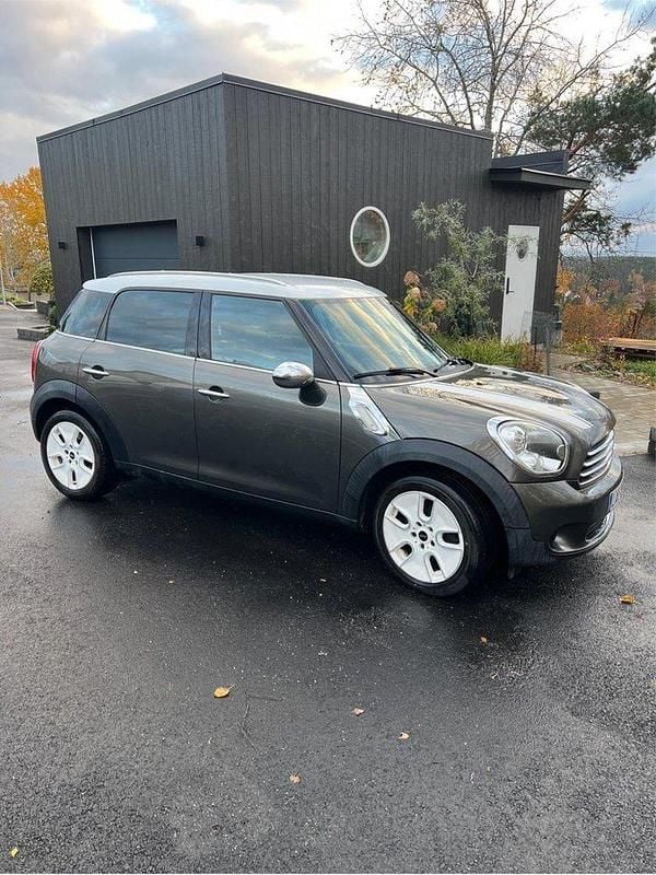 Grå Begagnad 2010 Mini Cooper D Countryman Pepper SUV | 65 000 kr (Lite dyr) - Bild 1/4