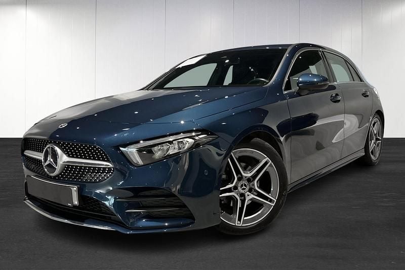 Begagnad Mercedes A180 AMG 136 HK (100 kW) 2022 Blå Halvkombi