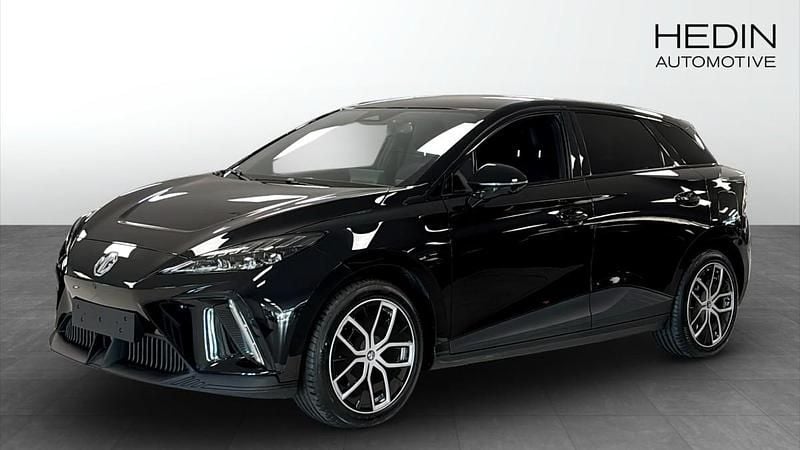 Svart (black) Begagnad 2023 MG MG4 EV Luxury Halvkombi | 349 990 kr - Bild 1/4