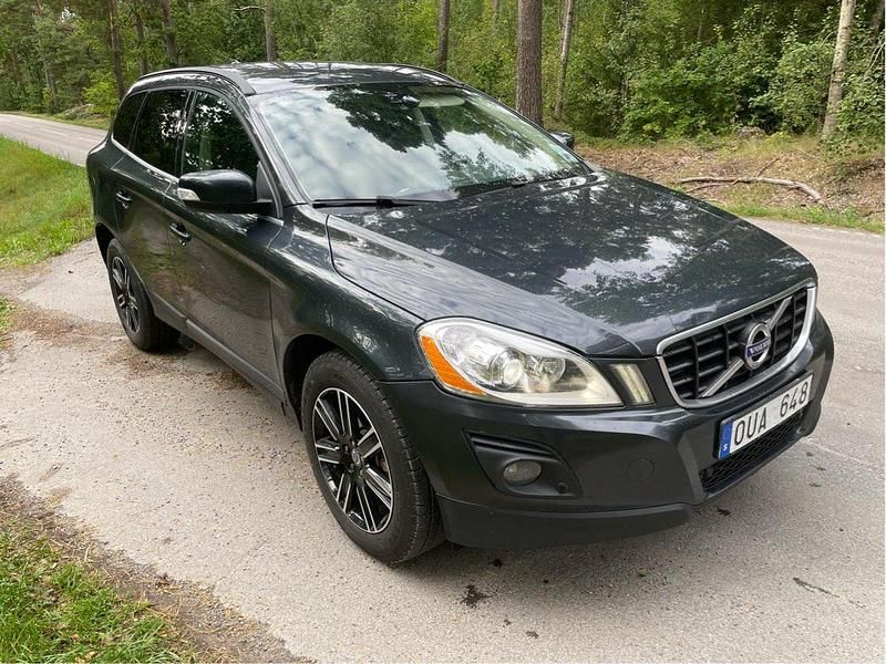 Grå Begagnad 2009 Volvo XC60 SUV | 69 000 kr (Bra pris) - Bild 1/4