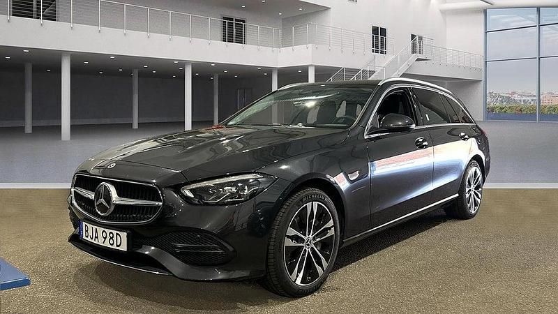 Begagnad Mercedes C300e Avantgarde 204 HK (150 kW) 2024 Grå Kombi