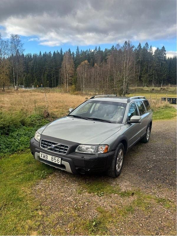 Grön Begagnad 2007 Volvo XC70 Kinetic Kombi | 32 000 kr (Marknadspris) - Bild 1/4
