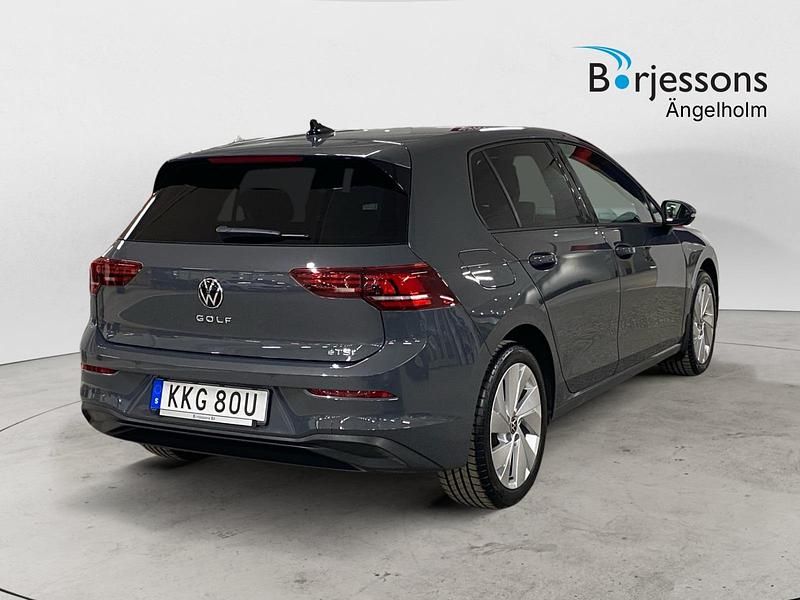 Begagnad VW Golf VIII Life 151 HK (111 kW) 2024 Mörkgrå Halvkombi