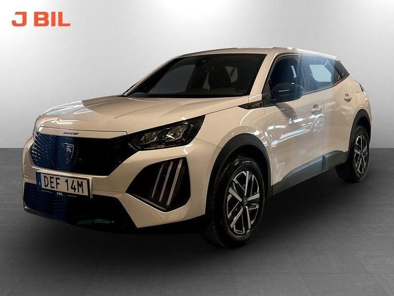 Vit Begagnad 2024 Peugeot 2008 Style SUV | 249 900 kr (Marknadspris) - Bild 1/3