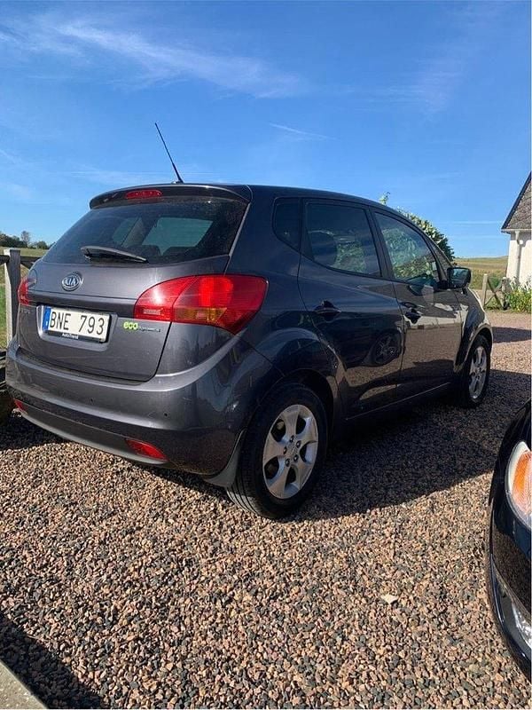 Grå Begagnad 2013 Kia Venga Comfort Halvkombi | 35 000 kr (Bra pris) - Bild 1/4