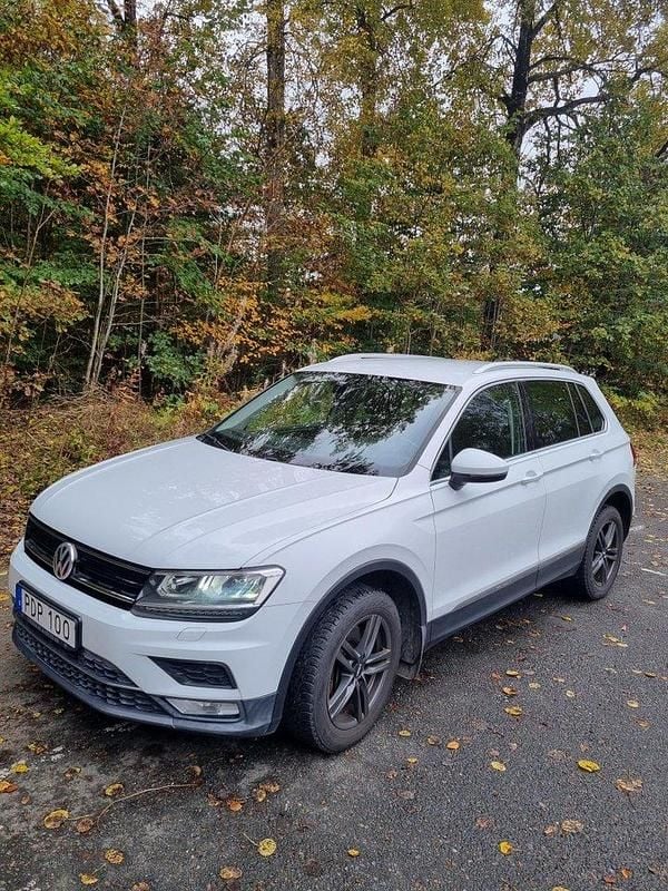 Vit Begagnad 2017 VW Tiguan SUV | 163 000 kr (Superpris) - Bild 1/4