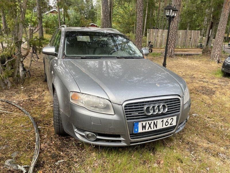 Grå Begagnad 2006 Audi A4 Comfort Kombi | 12 900 kr (Marknadspris) - Bild 1/4