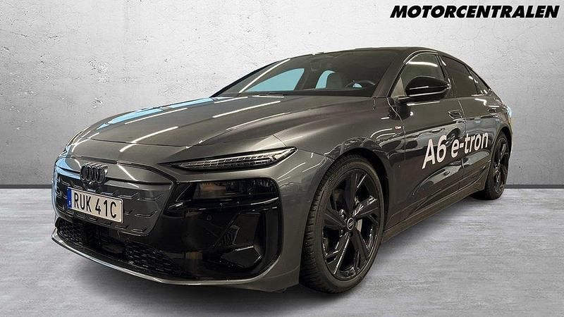 Grå Begagnad 2025 Audi e-tron Sportback S-Line SUV | 919 000 kr - Bild 1/4