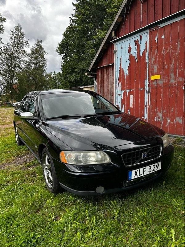 Svart Begagnad 2006 Volvo S60 Dynamic Sedan | 22 000 kr (Bra pris) - Bild 1/4