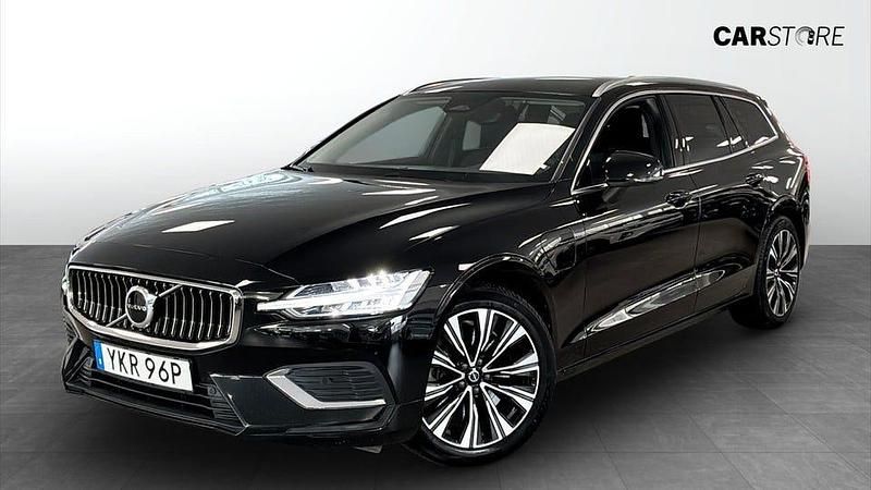 Svart Begagnad 2023 Volvo V60 Momentum Kombi | 359 900 kr - Bild 1/4