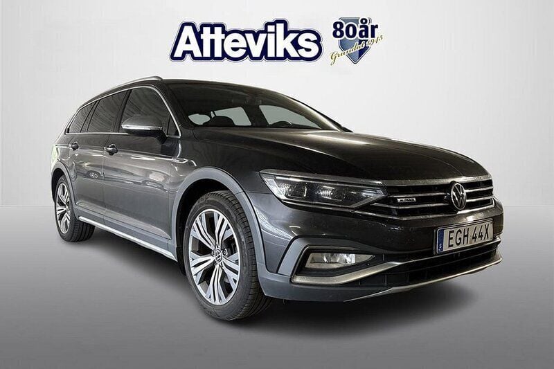 Mörkgrå Begagnad 2021 VW Passat Alltrack Kombi | 229 900 kr (Superpris) - Bild 1/4