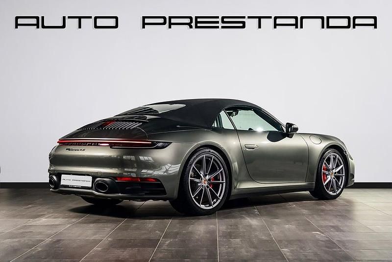 Begagnad Porsche 911 Carrera 4S Cabriolet 450 HK (330 kW) 2020 Flerfärgad Cab