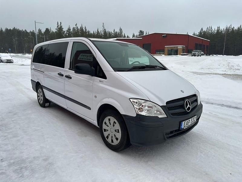 Vit Begagnad 2012 Mercedes Vito Kombi | 74 900 kr (Marknadspris) - Bild 1/4