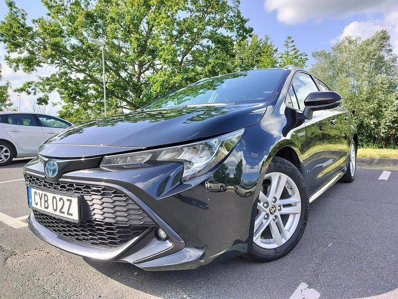 Svart Begagnad 2020 Toyota Corolla Kombi | 219 900 kr (Marknadspris) - Bild 1/4