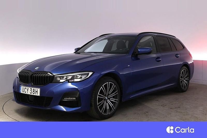 Blå Begagnad 2020 BMW 330e M Sport Kombi | 345 900 kr - Bild 1/4