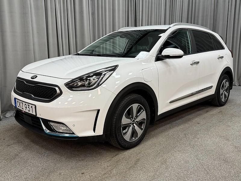 Vit Begagnad 2018 Kia Niro Advance SUV | 209 900 kr (Marknadspris) - Bild 1/4