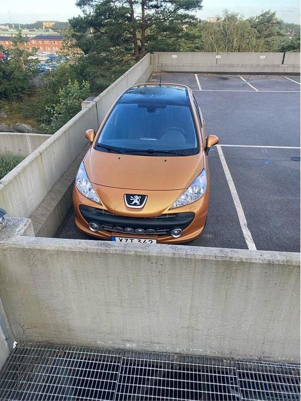 Röd Begagnad 2007 Peugeot 207 Sport Halvkombi | 17 500 kr (Marknadspris) - Bild 1/3