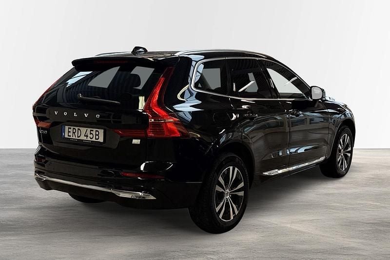 Begagnad Volvo XC60 Core 355 HK (261 kW) 2023 Svart SUV