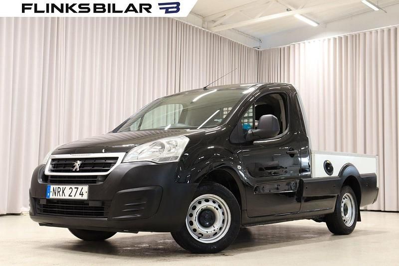 Svart Begagnad 2017 Peugeot Partner Minibuss | 99 900 kr (Marknadspris) - Bild 1/4