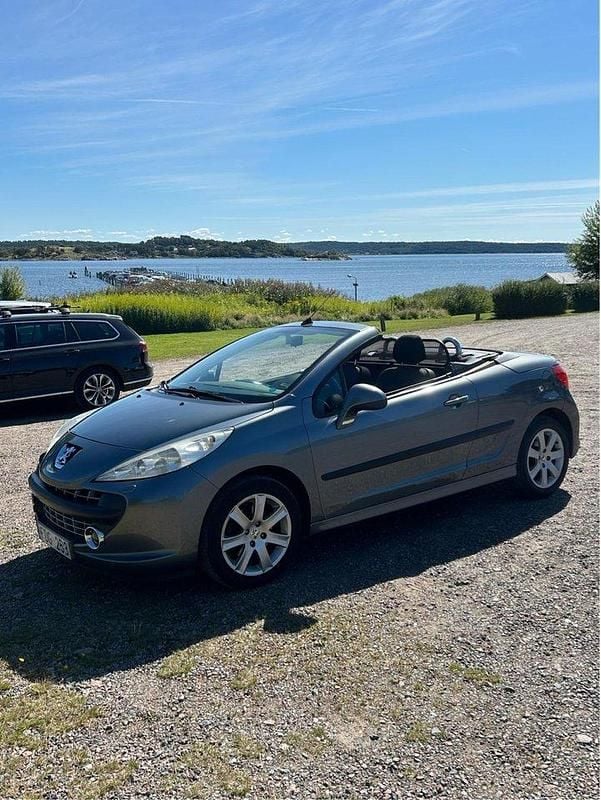 Grå Begagnad 2007 Peugeot 207 CC Cab | 50 000 kr (Marknadspris) - Bild 1/4