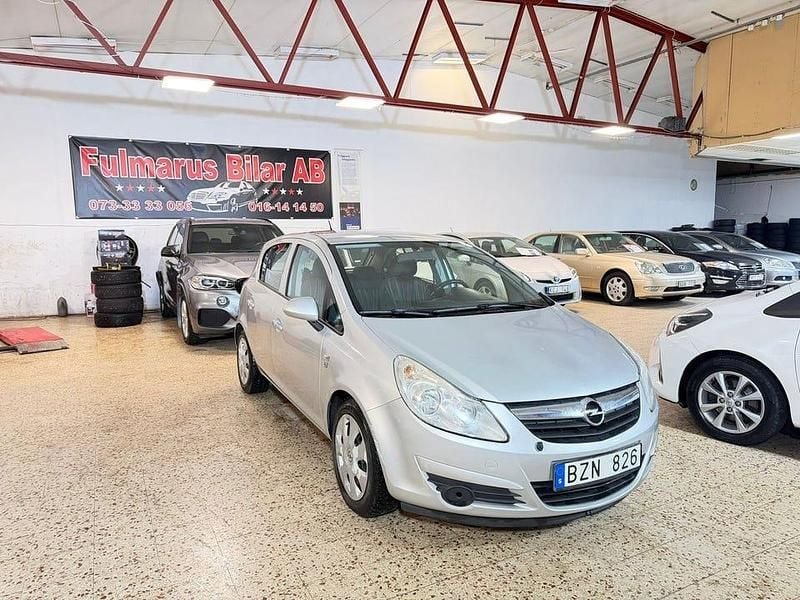 Grå Begagnad 2010 Opel Corsa Enjoy Halvkombi | 64 900 kr (Lite dyr) - Bild 1/4
