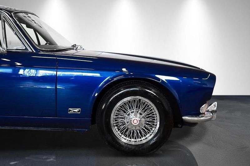 Begagnad Jaguar XJ 186 HK (136 kW) 1973 Blå Sedan