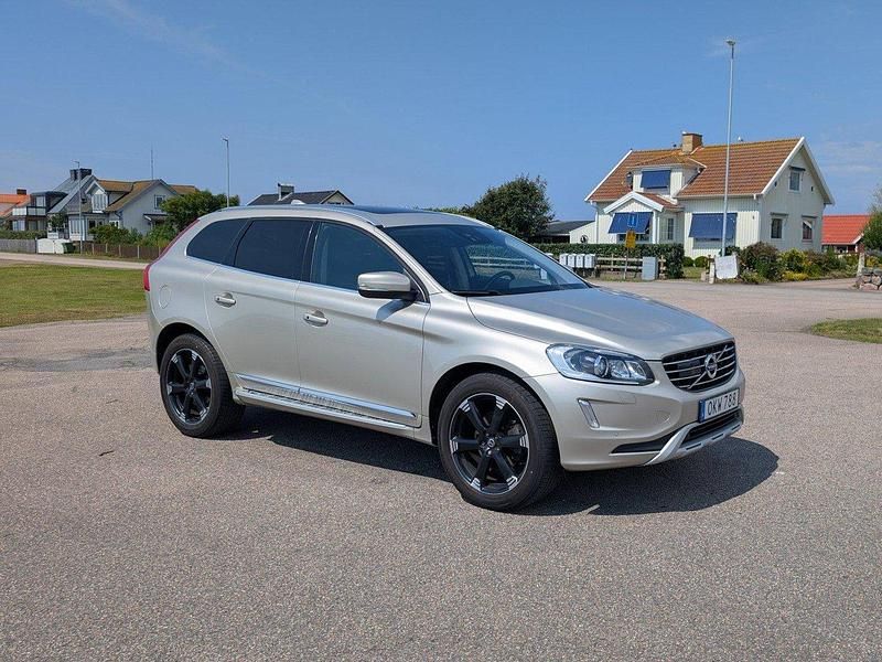 Brun Begagnad 2017 Volvo XC60 Summum SUV | 225 000 kr (Bra pris) - Bild 1/4