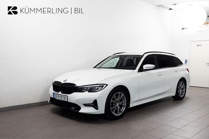 Vit Begagnad 2020 BMW 320 Sport Line Kombi | 279 900 kr (Bra pris) - Bild 1/4
