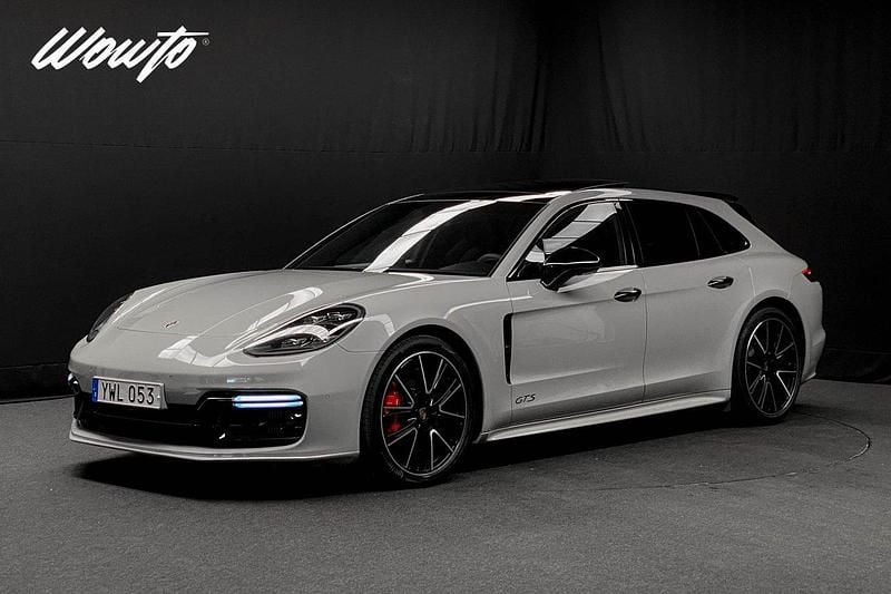 Grå Begagnad 2018 Porsche Panamera GTS Sport Turismo Sedan | 799 800 kr - Bild 1/4