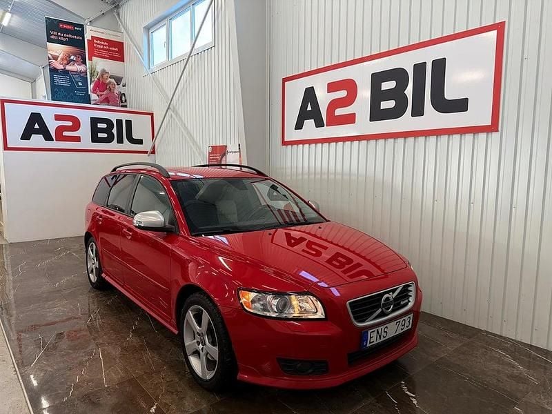 Begagnad Volvo V50 R-Design 145 HK (106 kW) 2010 Röd Kombi
