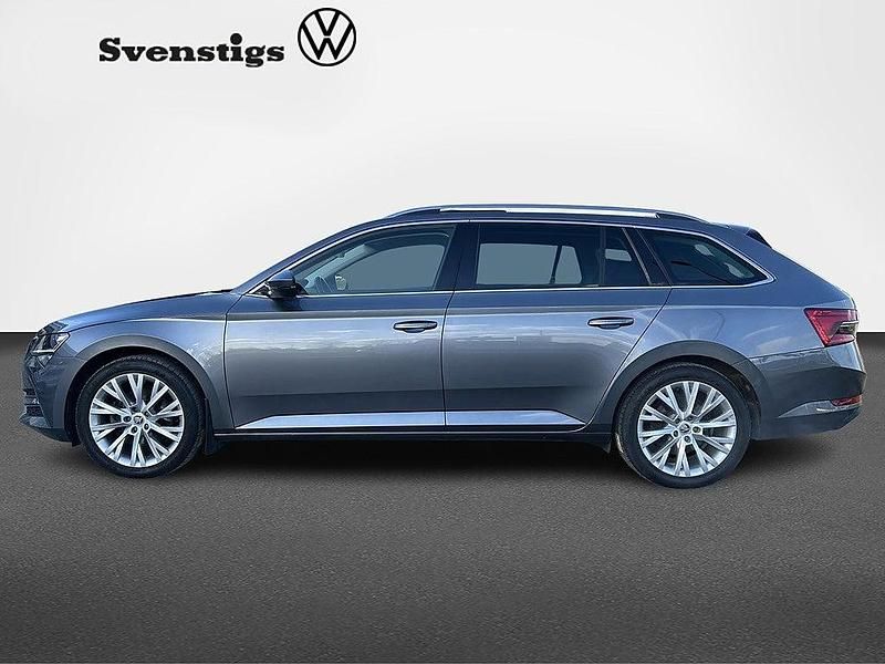 Begagnad Skoda Superb 156 HK (114 kW) 2023 Grå Kombi