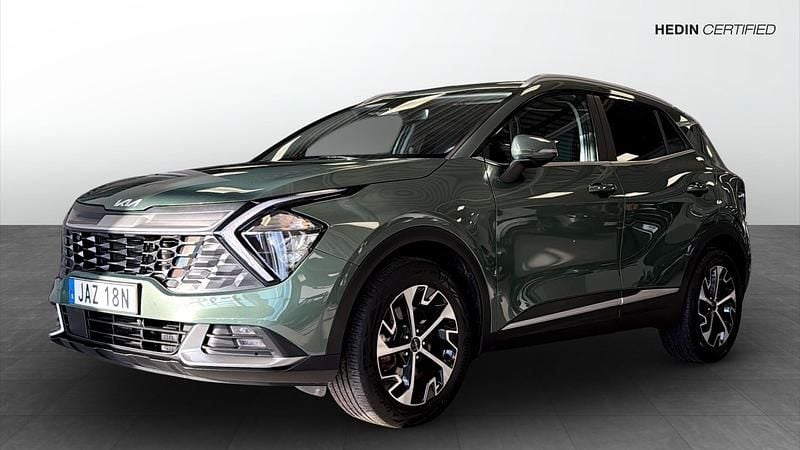 Grön (green) Begagnad 2022 Kia Sportage SUV | 309 900 kr (Bra pris) - Bild 1/4