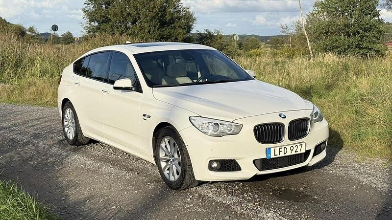 Vit Begagnad 2012 BMW 535 Gran Turismo M Sport Halvkombi | 159 000 kr - Bild 1/4