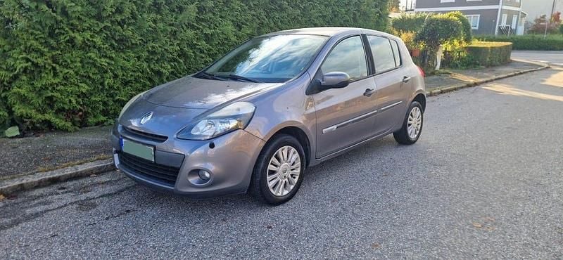 Begagnad 2009 Renault Clio R.S. Halvkombi | 25 000 kr (Marknadspris) - Bild 1/2