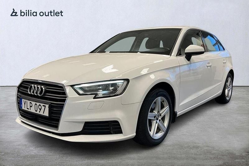 Vit Begagnad 2017 Audi A3 Sportback Comfort Halvkombi | 94 900 kr (Bra pris) - Bild 1/3