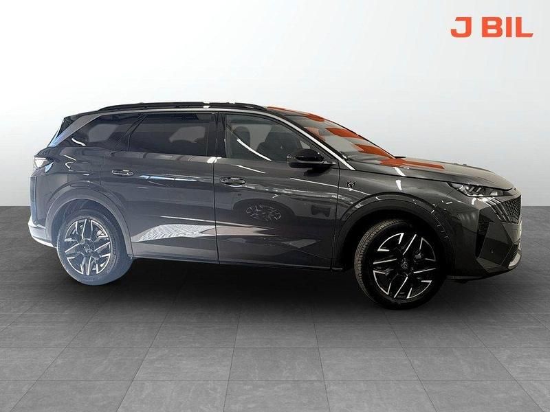 Grå Begagnad 2025 Peugeot 5008 GT Minibuss | 409 900 kr - Bild 1/4