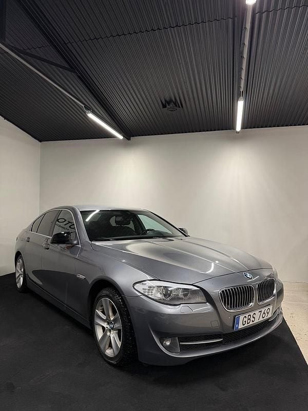 Begagnad BMW 520 184 HK (135 kW) 2011 Grå Sedan