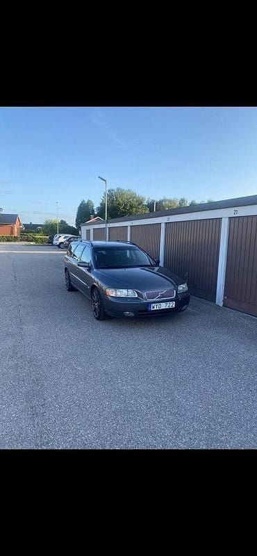 Grå Begagnad 2006 Volvo V70 Business Edition Kombi | 22 000 kr (Bra pris) - Bild 1/2