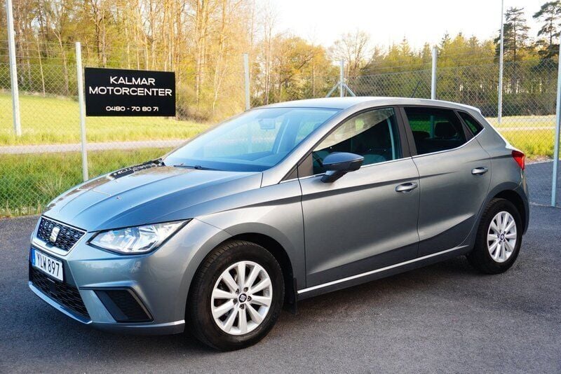 Grå Begagnad 2017 Seat Ibiza Style Halvkombi | 109 900 kr (Marknadspris) - Bild 1/4