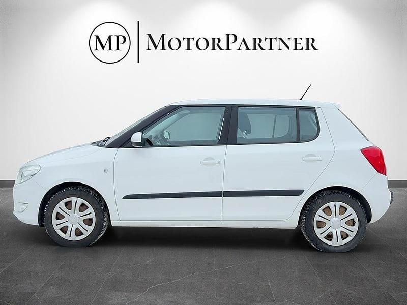 Begagnad Skoda Fabia Ambiente 105 HK (77 kW) 2012 Vit Halvkombi