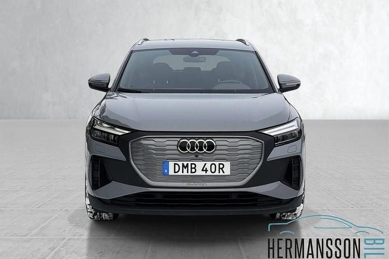 Begagnad Audi Q4 e-tron Proline 125 kW (170 HK) 2023 Grå SUV