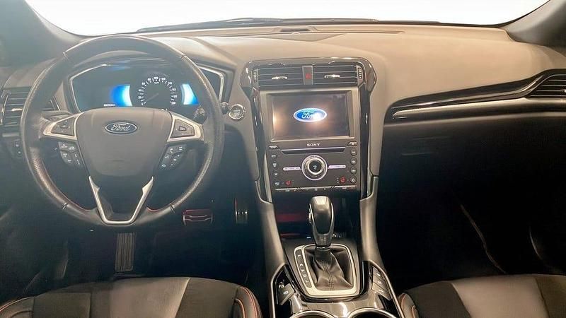 Begagnad Ford Mondeo 187 HK (137 kW) 2021 Grå Kombi
