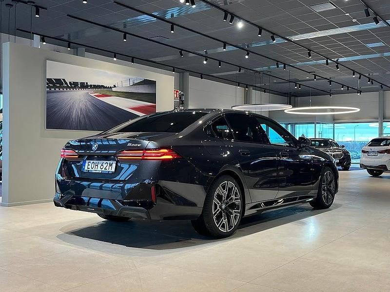 Begagnad BMW 530e M Sport 190 HK (139 kW) 2025 Grå Sedan